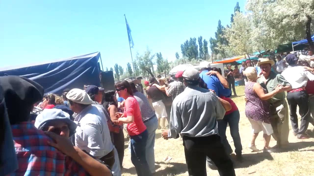 grupo sensura baile campero en gineteada 2015
