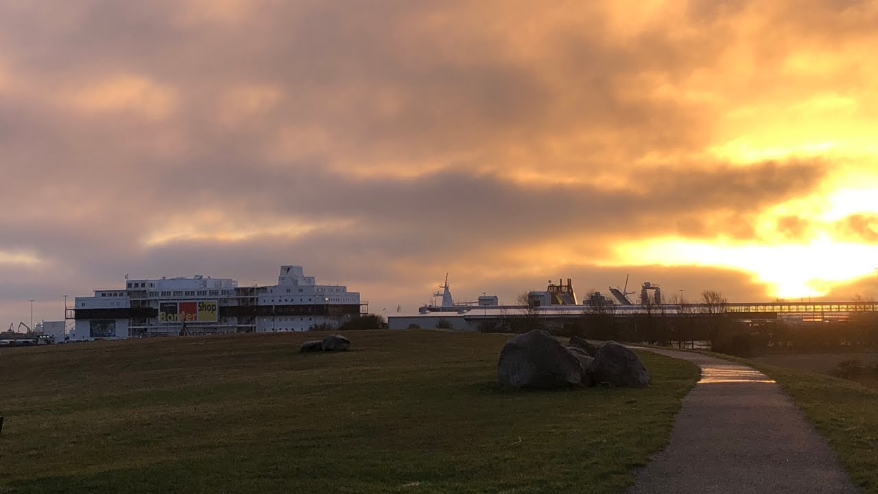 Fehmarn Roadtrip: Zu Fuß über Puttgarden Mole