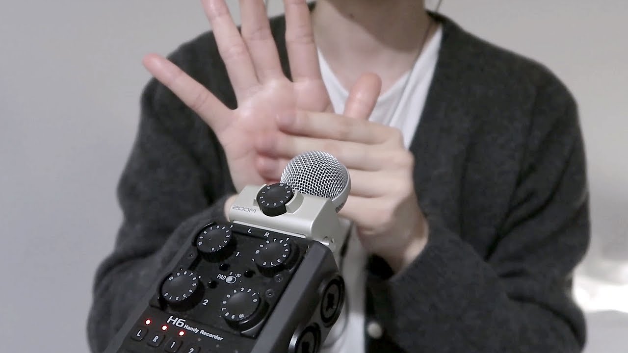 [ASMR]소곤소곤 속삭임과  마른 손소리,촉촉한 손소리 dry hand sound, hand massage