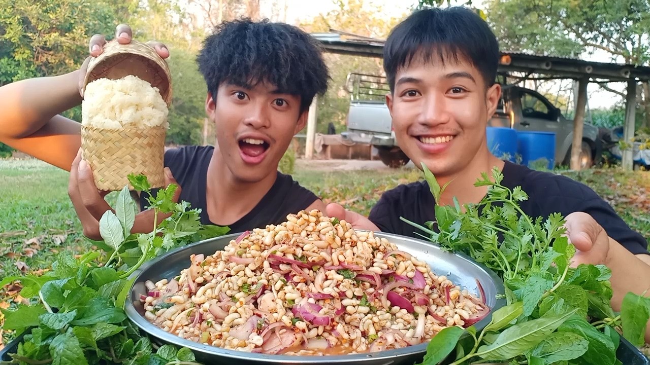 มาแล้ว!! อาหารชั้นสูงรอบที่ 2 ก้อยไข่มดแดงไข่นํ้านมยังไม่มีตัวอ่อน.