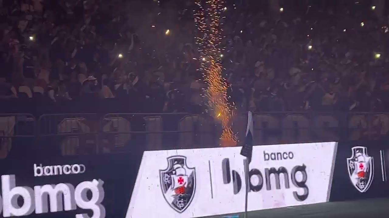 INÉDITO! TORCIDA DO VASCO EXPLODE SÃO JANUÁRIO 