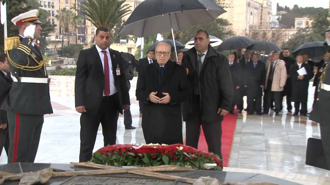 زيارة رئيس الجمهورية لمقام الشهيد ومتحف المجاهد بالجزائر