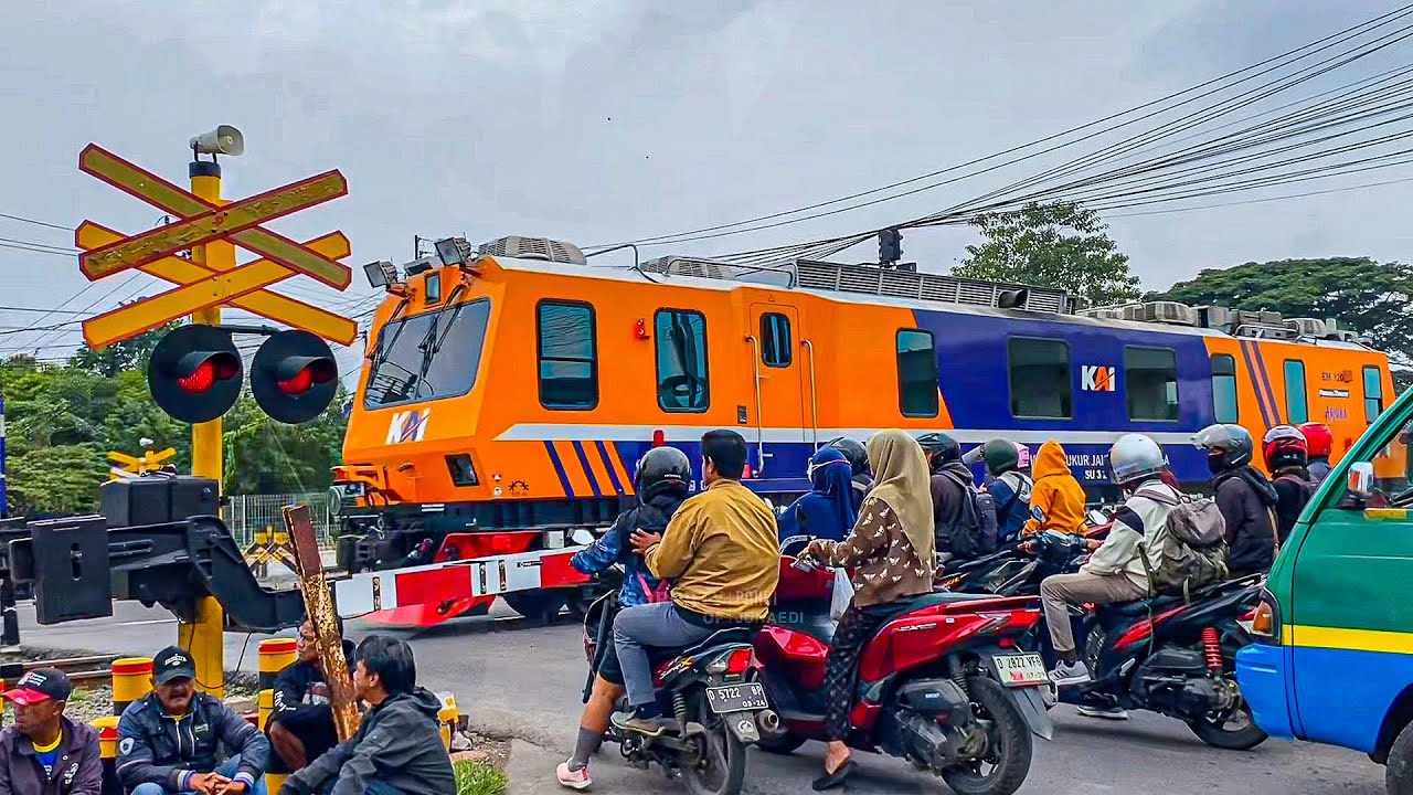 RAILROAD CROSSING!! Kompilasi 4 Perlintasan Kereta Api Luar Biasa | 2 Palang NIPPON SIGNAL 