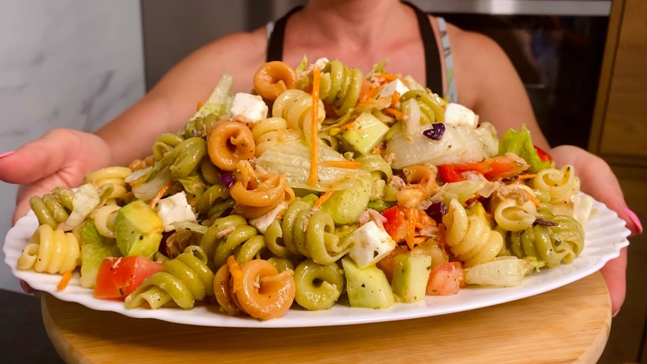 Riquisima Ensalada de Macarrones Vegetale, Queso Feta, Atún y Verduras