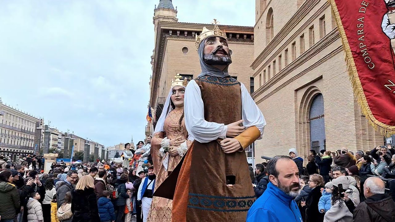 Corporación Municipal y Comparsa de Gigantes. Desfile Procesional de San Valero 2026 en #Zaragoza