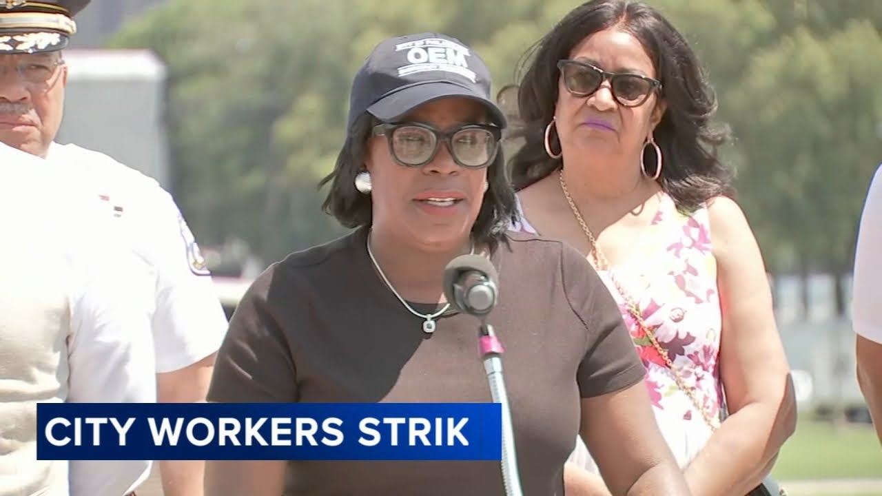 Philadelphia mayor delivers impassioned remarks to striking workers
