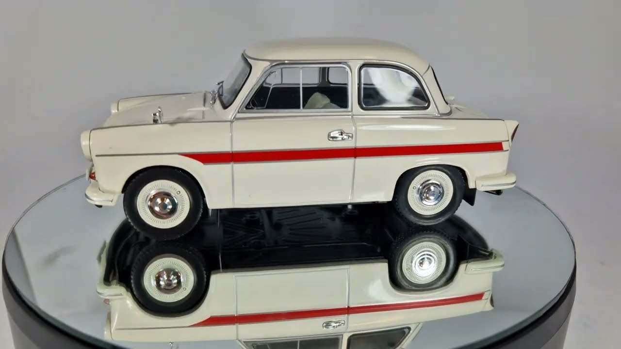 Whitebox WB124186 Trabant P50 weiss/rot 1959 Maßstab 1:24 Modellauto