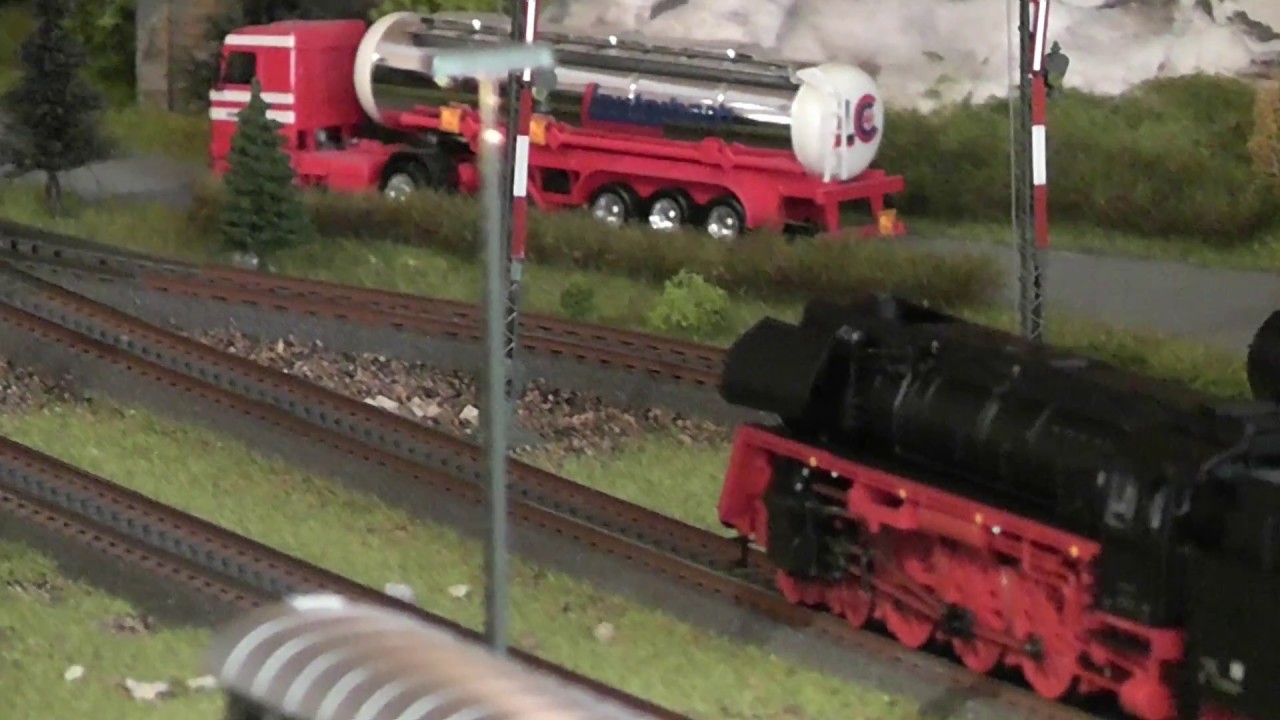 BR 01.5 01 512 der DDR/ DR Märklin 39205 mit mächtig Dampf