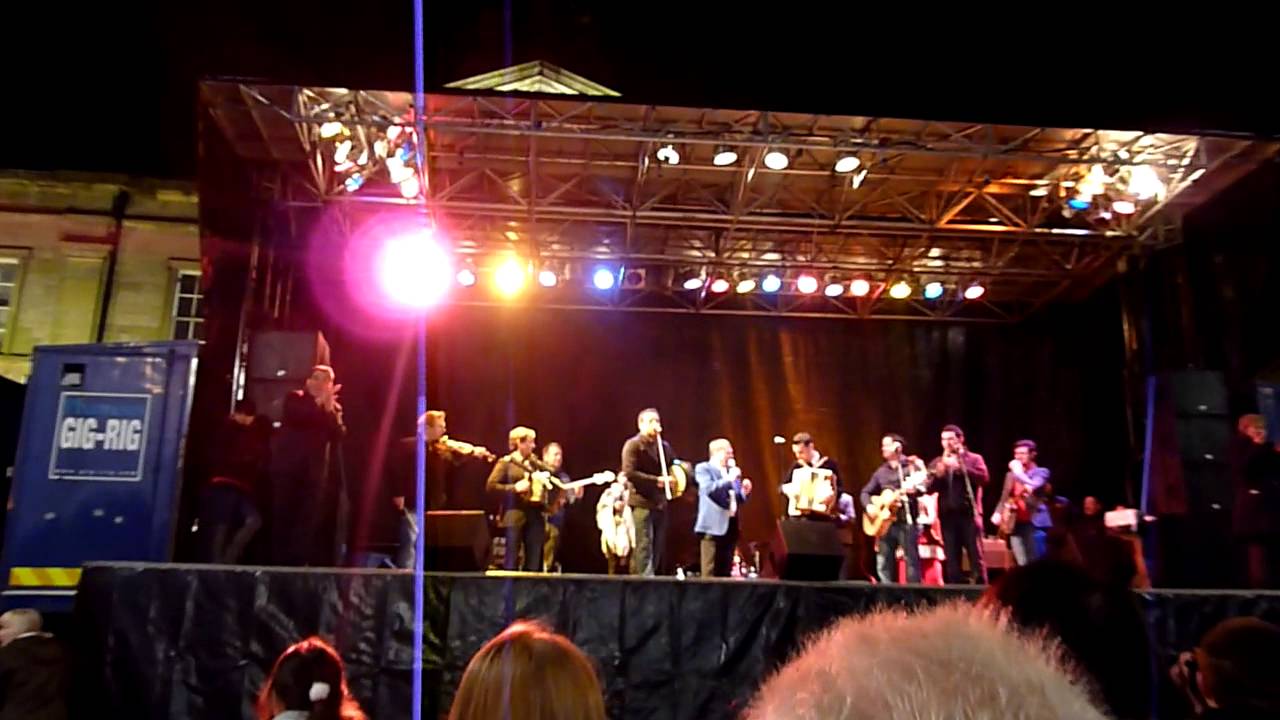 Nathan Carter Christmas Lights Omagh 2014