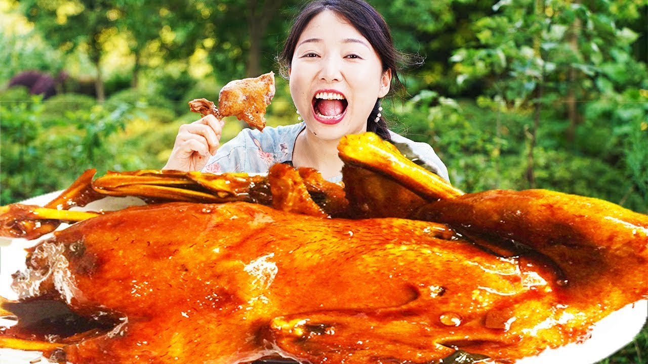 小雨今天滷鴨子喝稀飯，鴨肉嫩稀飯稠，一口嘎嘎一口稀飯太巴适了【市民朱小雨】
