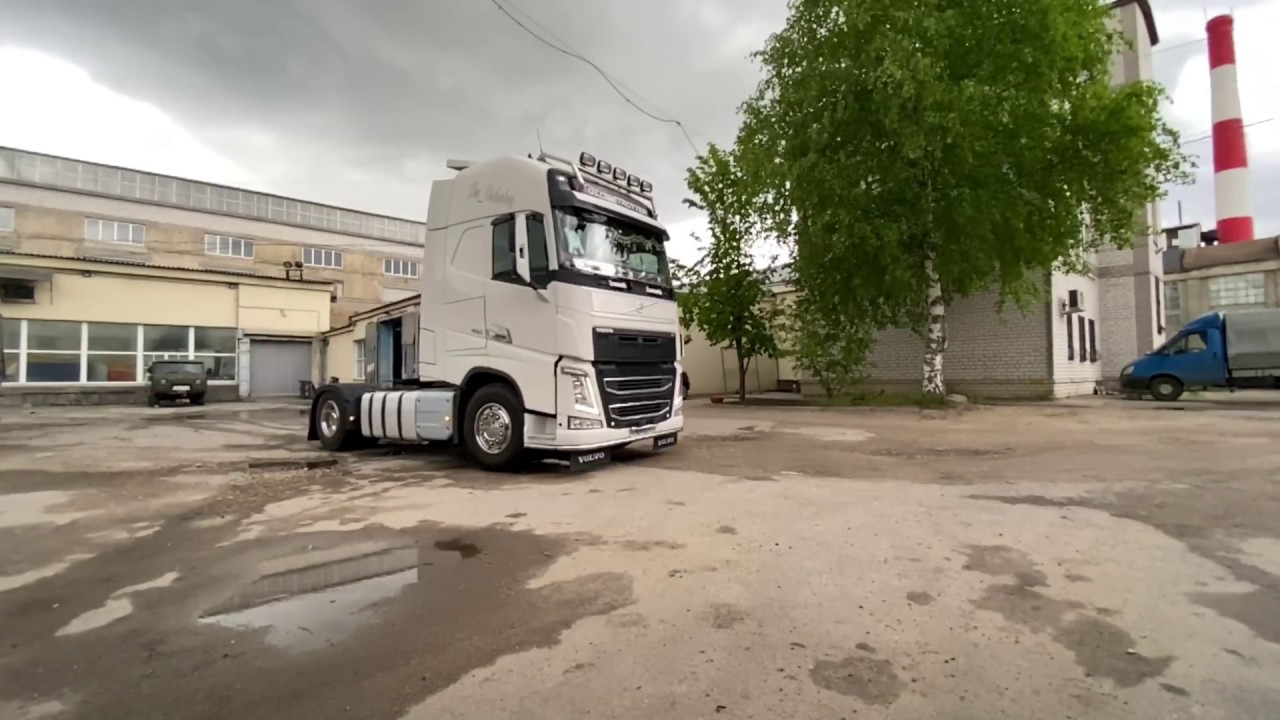 Разбираю дверь Volvo FH4,снимаю стекло двери Volvo FH4