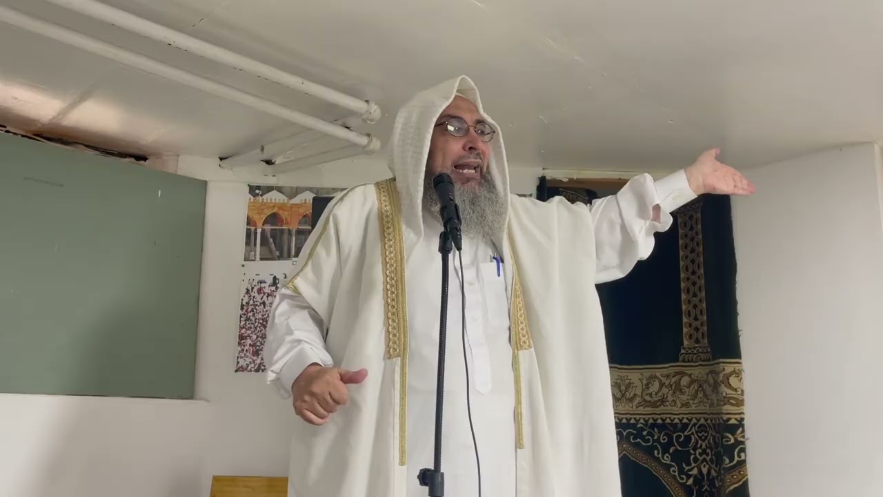 هل حشر الآيات الكاشفة عن إمامة علي بن أبي طالب وأهل البيت  في سياق مختلف  يناقض حفظ القرآن الكريم؟