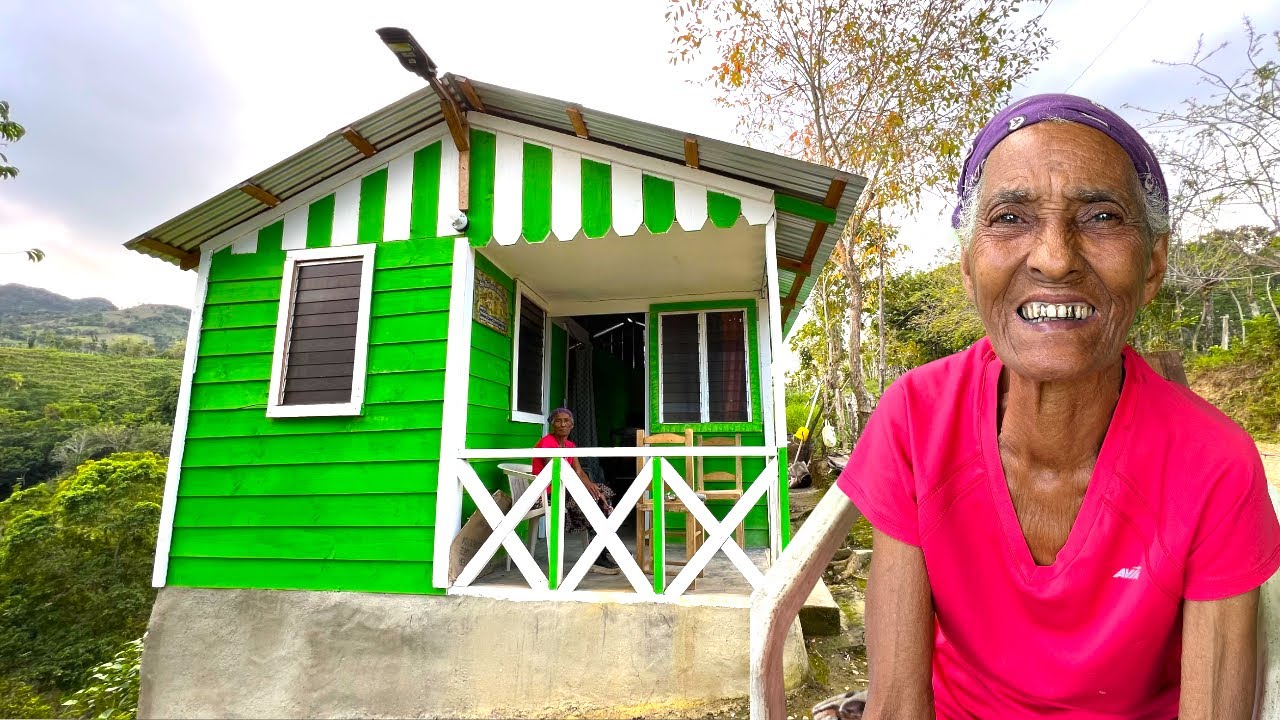 FRANCISCA RECIBE UNA BENDICIÓN Y NOS HABLA UN POCO DE SU HISTORIA.VIVIENDO LA VIDA DEL CAMPO 