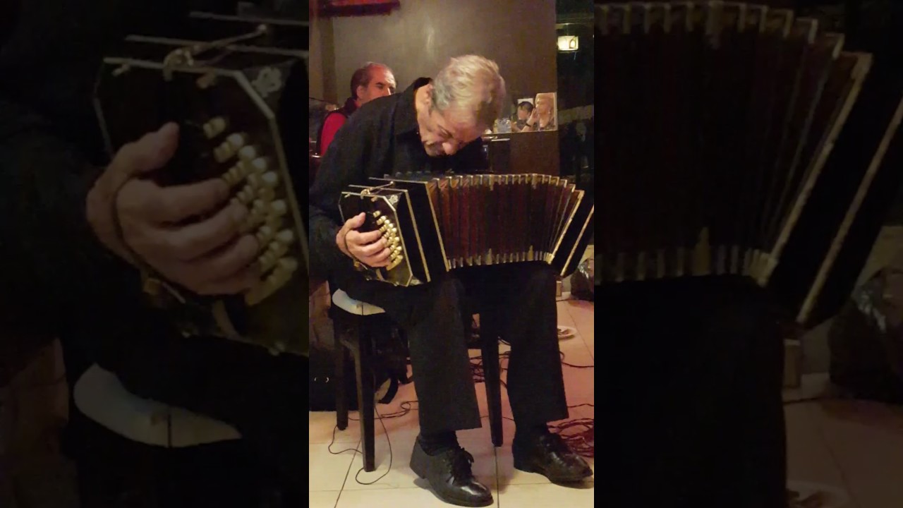 Solo de bandoneon. Maestro Pedro Martos