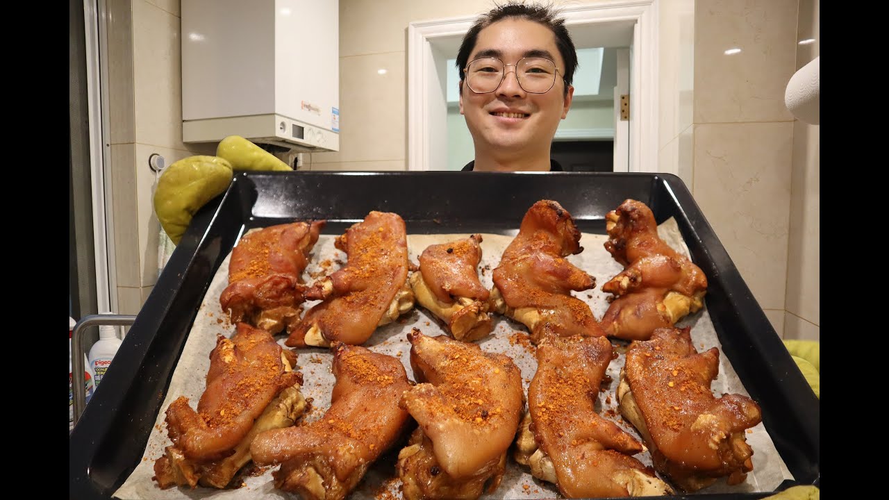 好久没吃烤猪蹄，一次烤10份任性吃，没有比这更过瘾的事儿了吧~