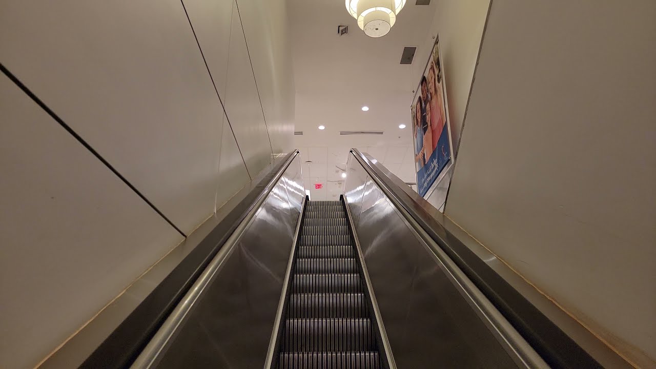 S21: Montgomery Escalators Kohl's (Formerly Mervyn's) Bassett Place Mall El Paso, TX