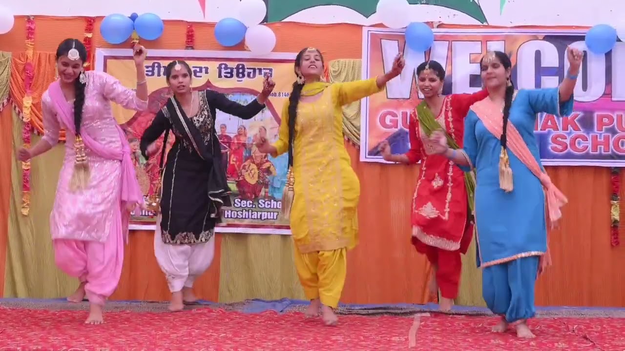 11th class girls (Bhangra)