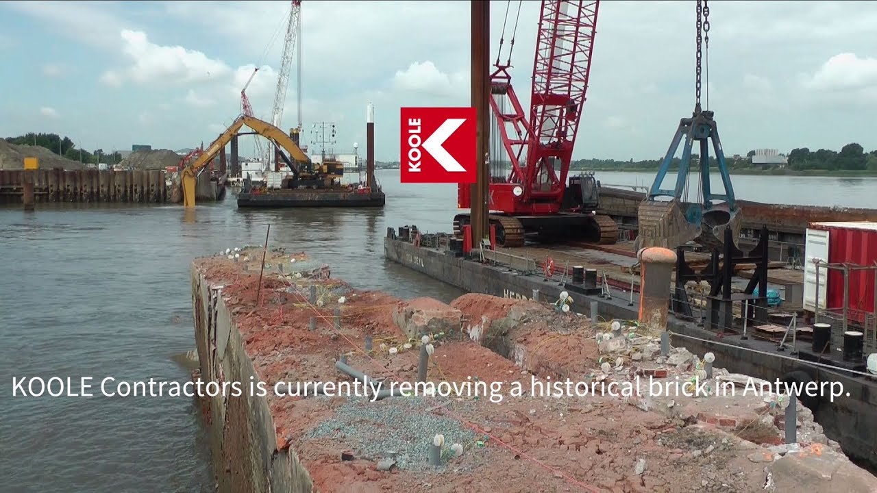 KOOLE CONTRACTORS is currently removing a historical brick Kaaiwall at Antwerp