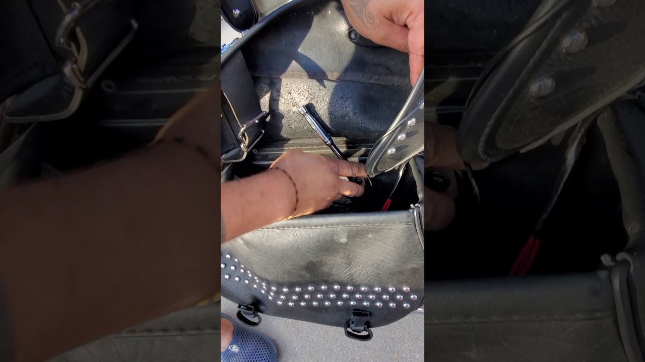 Harley Davidson Softtail Saddlebag Removel
