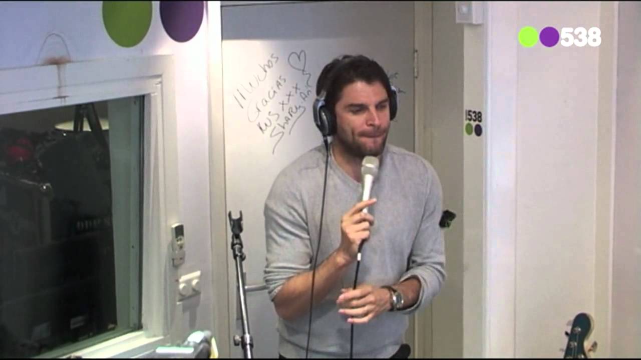 Xander de Buisonje - De Wereld Redden (live bij Evers Staat Op)