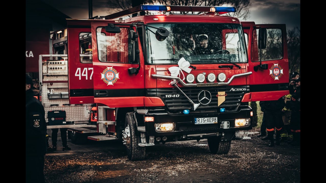 Przekazanie samochodu ratowniczo - gaśniczego dla OSP Wrocanka