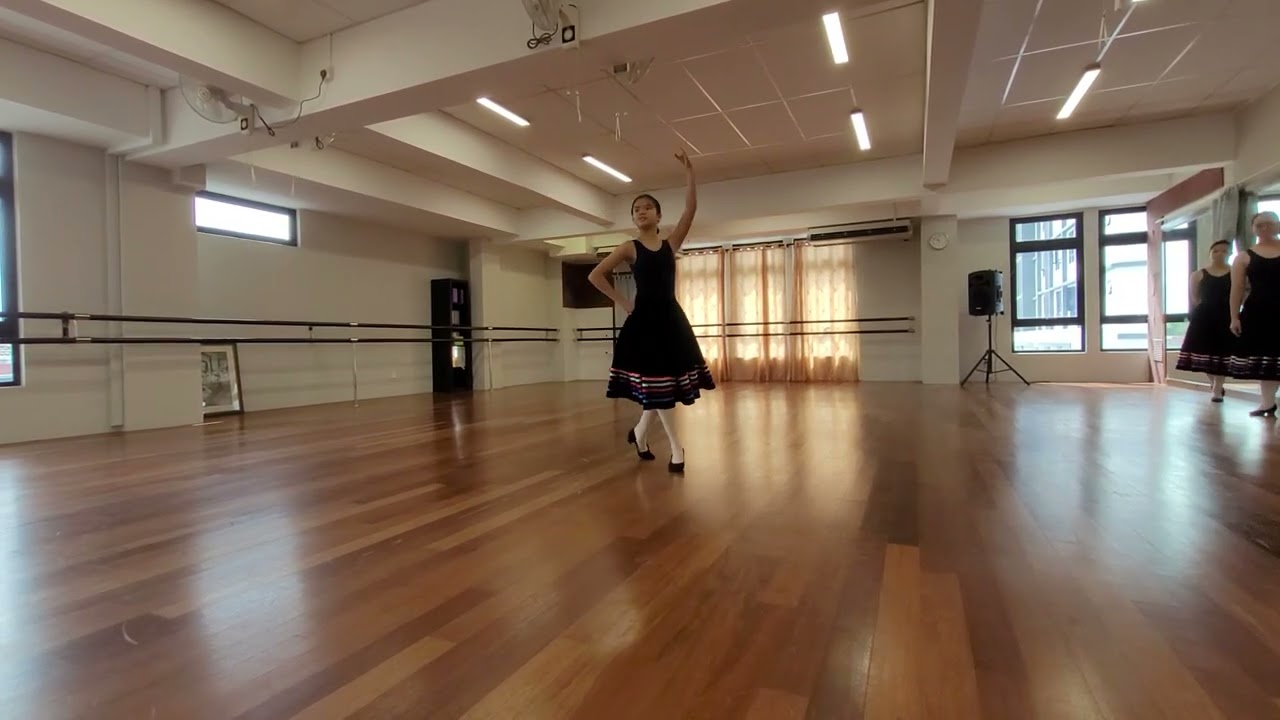 BALLET RAD GRADE 5 DANCE D CHARACTER DANCE