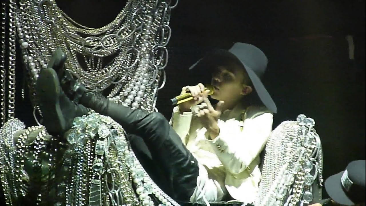 GD ONE OF A KIND in HK 20130518 (그XX)