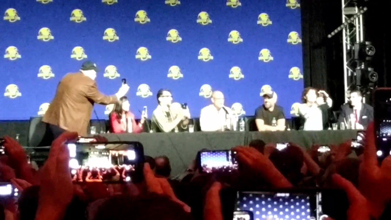 Alton Brown announces Good Eats Return!