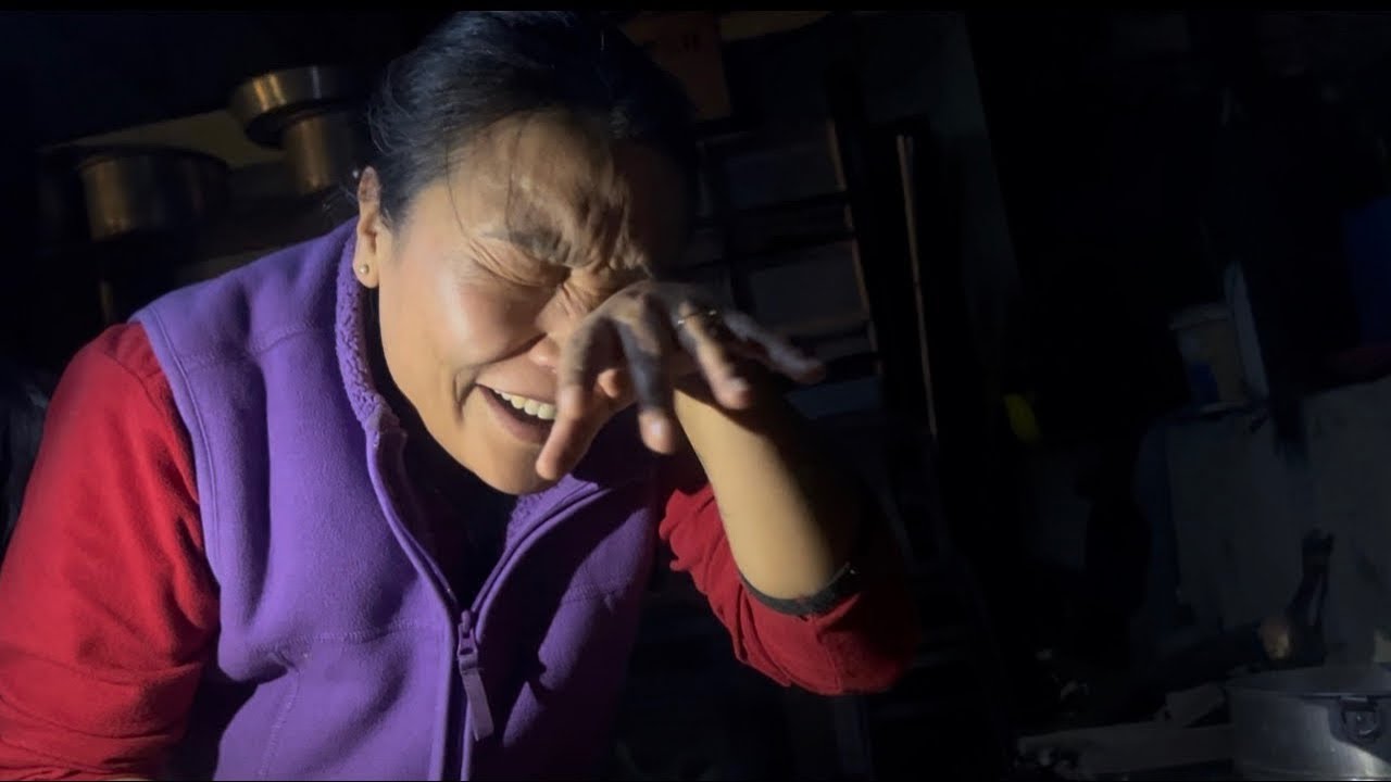 Приготовление чаумейна#tibetanvlogger #chowmein ￼
