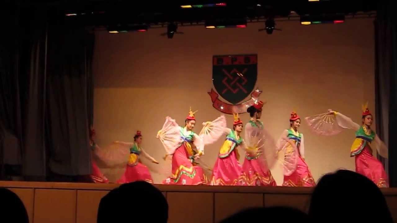 The Closing Ceremony of BPS Open Day 2013 - performance by the Chinese Dance Team