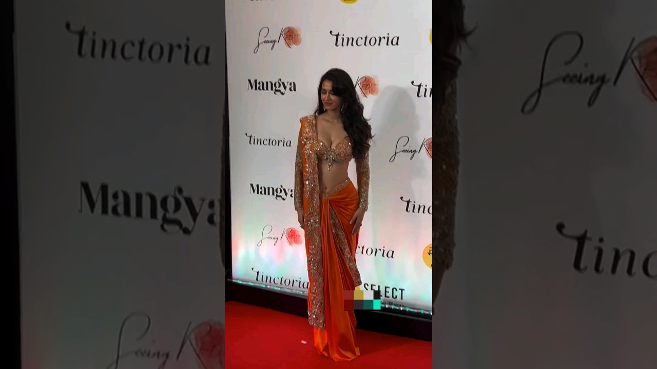 🧡 Disha Patani In Orange Saree At An Event #dishapatani #orangesaree   #celebrityfashionstyle