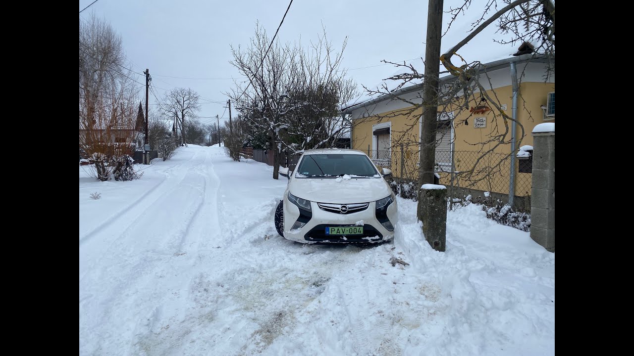 Opel Ampera  felhasználói teszt, derítsük ki, mit tud 14 évesen!  Jó vezetési tanácsokat ad az AI?