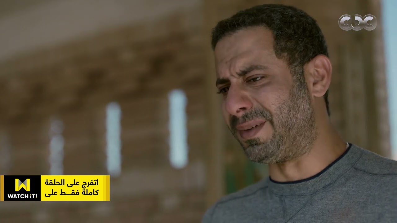 ضد الكسر | مشهد مؤثر.. كريم زار أبوه في المقابر بعد وفاته