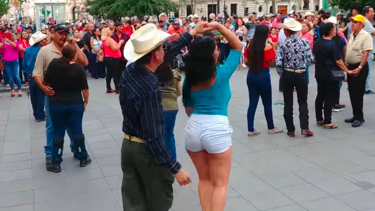 Se me perdió la cadenita Carmen🎹 🎼 🎶El sorullo🎹