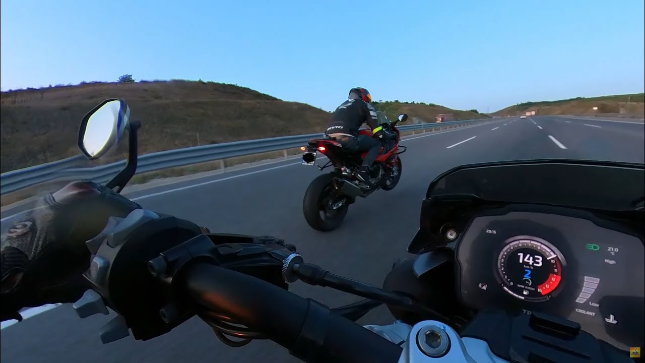 Triumph speed triple 1200 rs kullandım! Çıtır inceleme! İmansızca gidiyor!