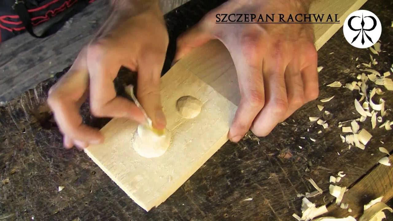 Rzeźbienie kul płaskim dłutem.