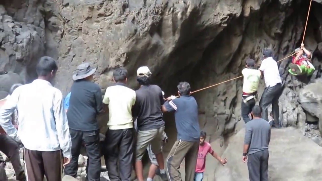 Rescue operation at Sandhan Valley, Maharashtra, India on 10.04.2016 -a Guide for Mountaineers