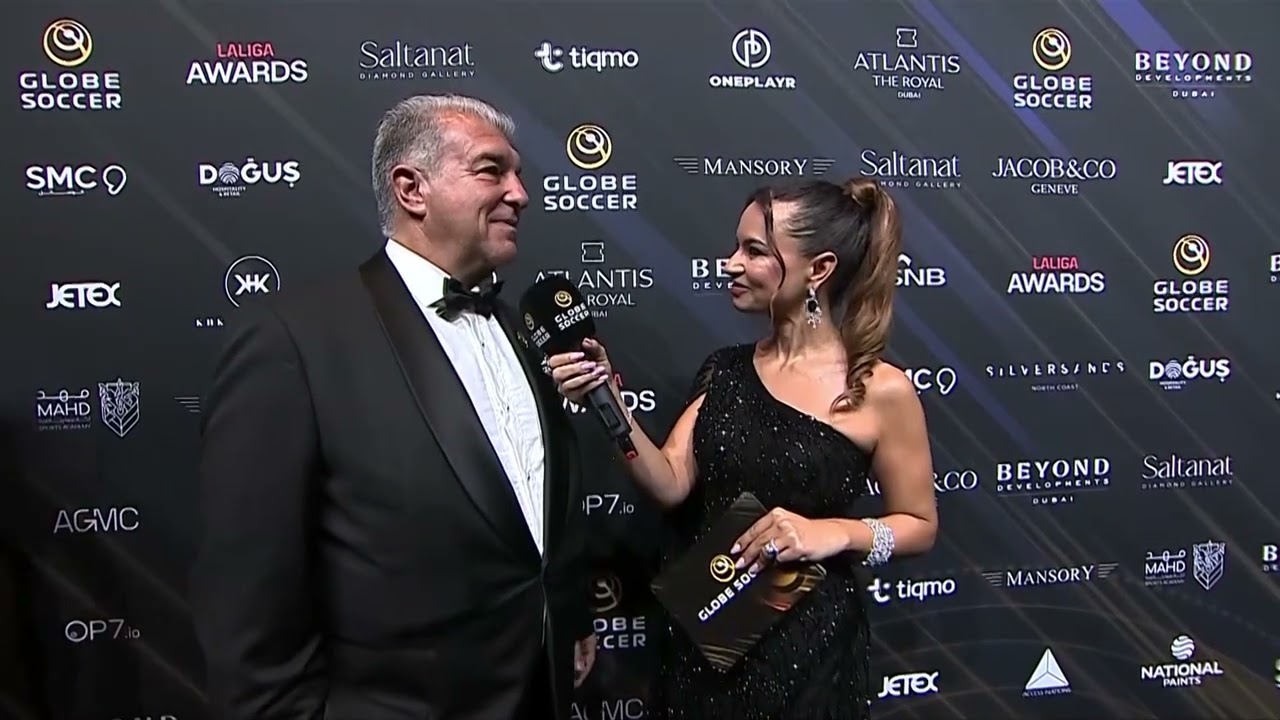 Джоан Лапорта на красной дорожке церемонии вручения премии Globe Soccer Awards 2025.