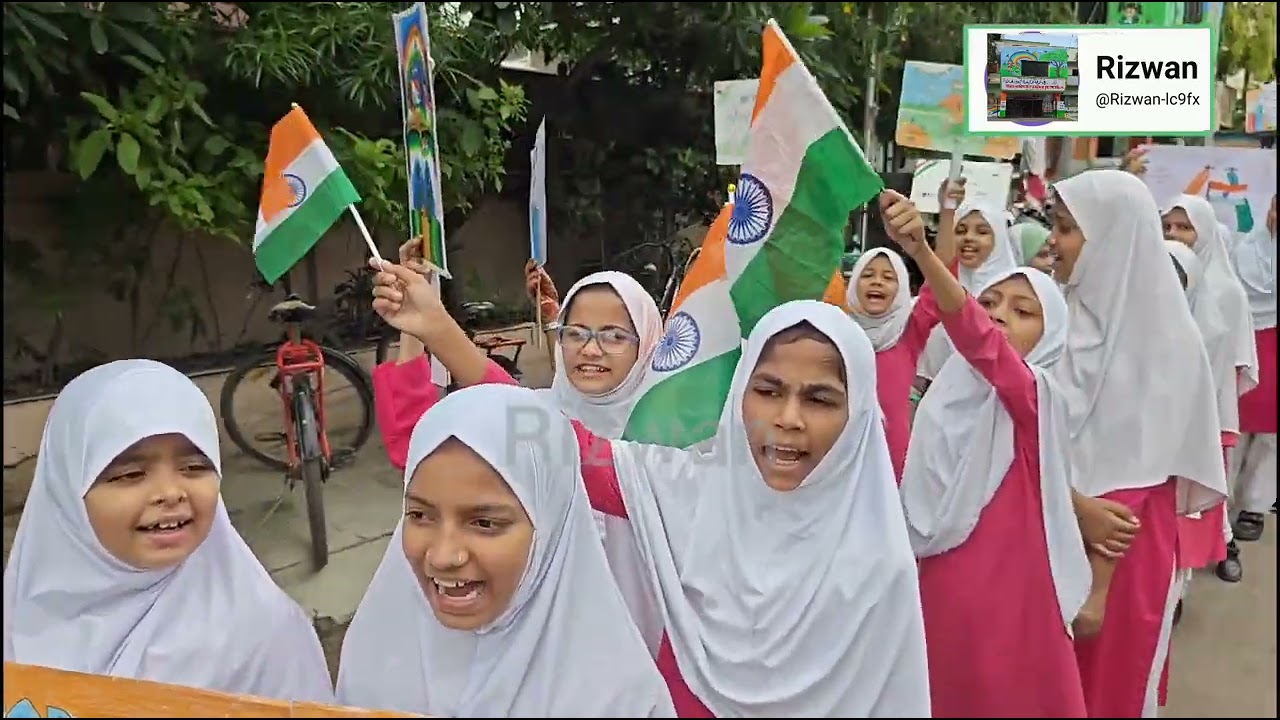 Celebrating Har ghar tiranga activity at Ideal School #solapur #harghartiranga #rizwan #idealschool 