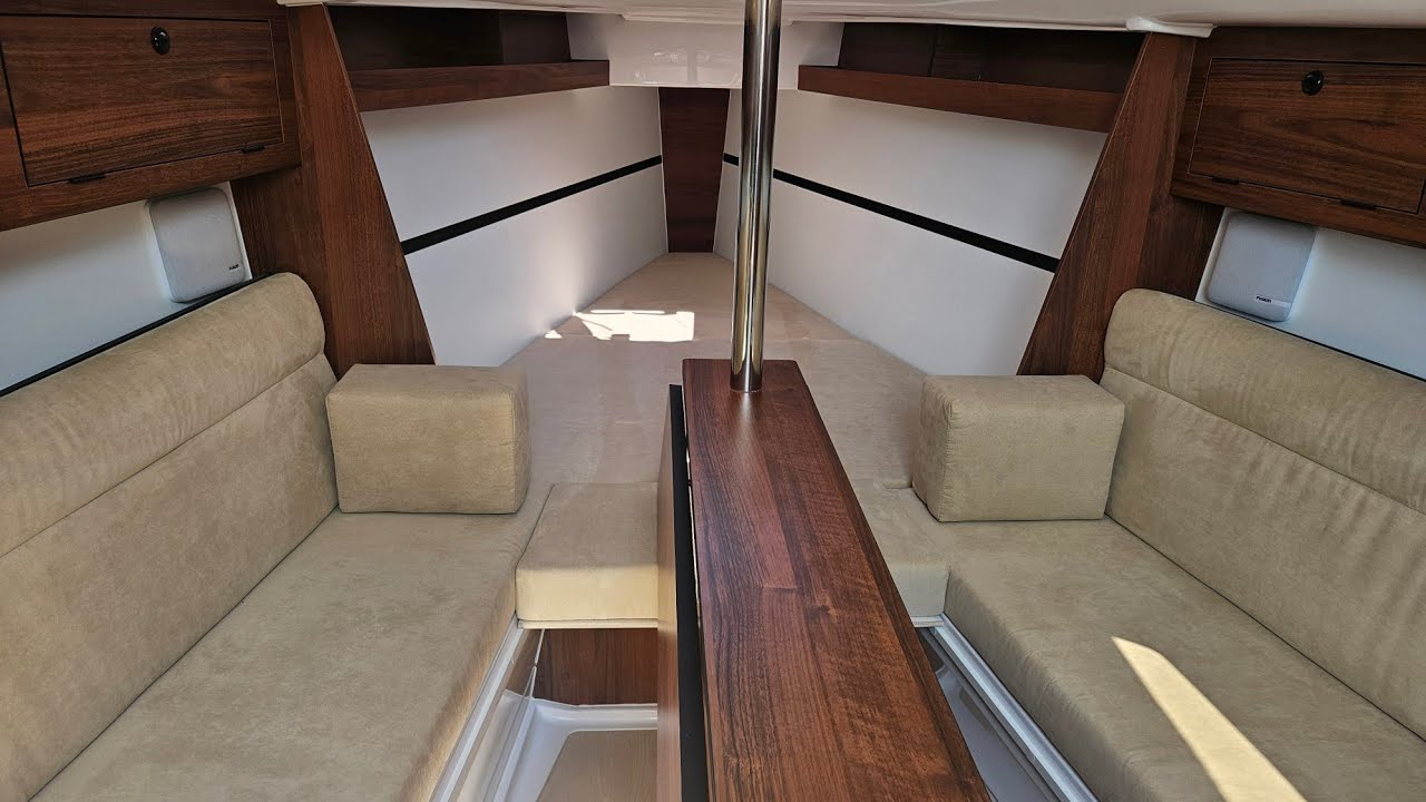 2025 Shine 26  - interior