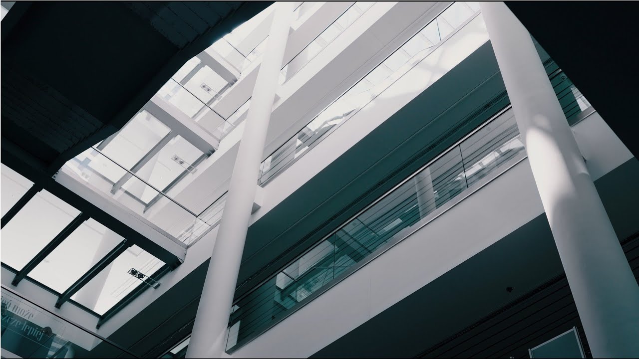 🏢  Gmach Wydziału Filologicznego Uniwersytetu Łódzkiego – smart building XXI wieku