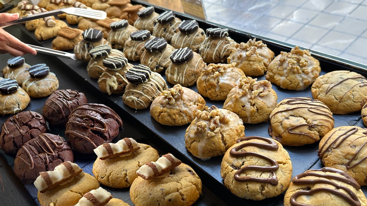Amazing! Popular bakery makes the MOST PERFECT & big COOKIES! A day in the life of a popular bakery