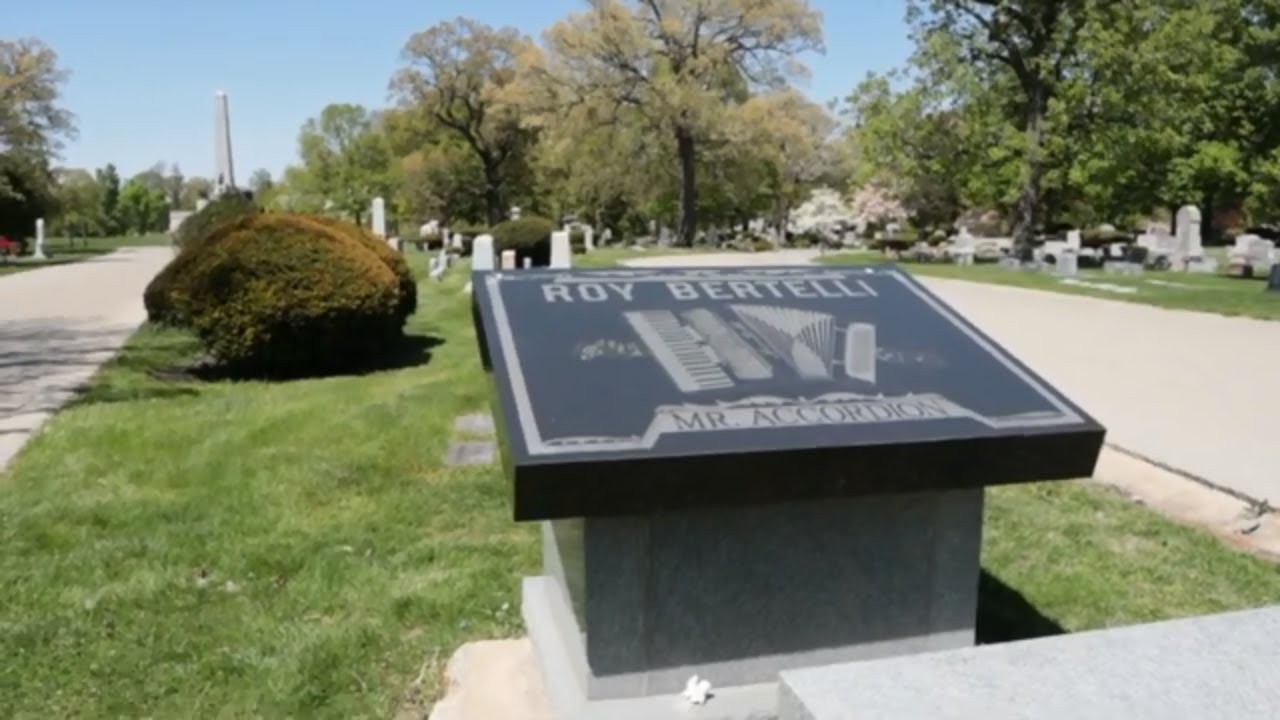 Grave of Mr. Accordion (Roy Bertelli), Oak Ridge Cemetery, Springfield, Illinois #FilmoraVidCon