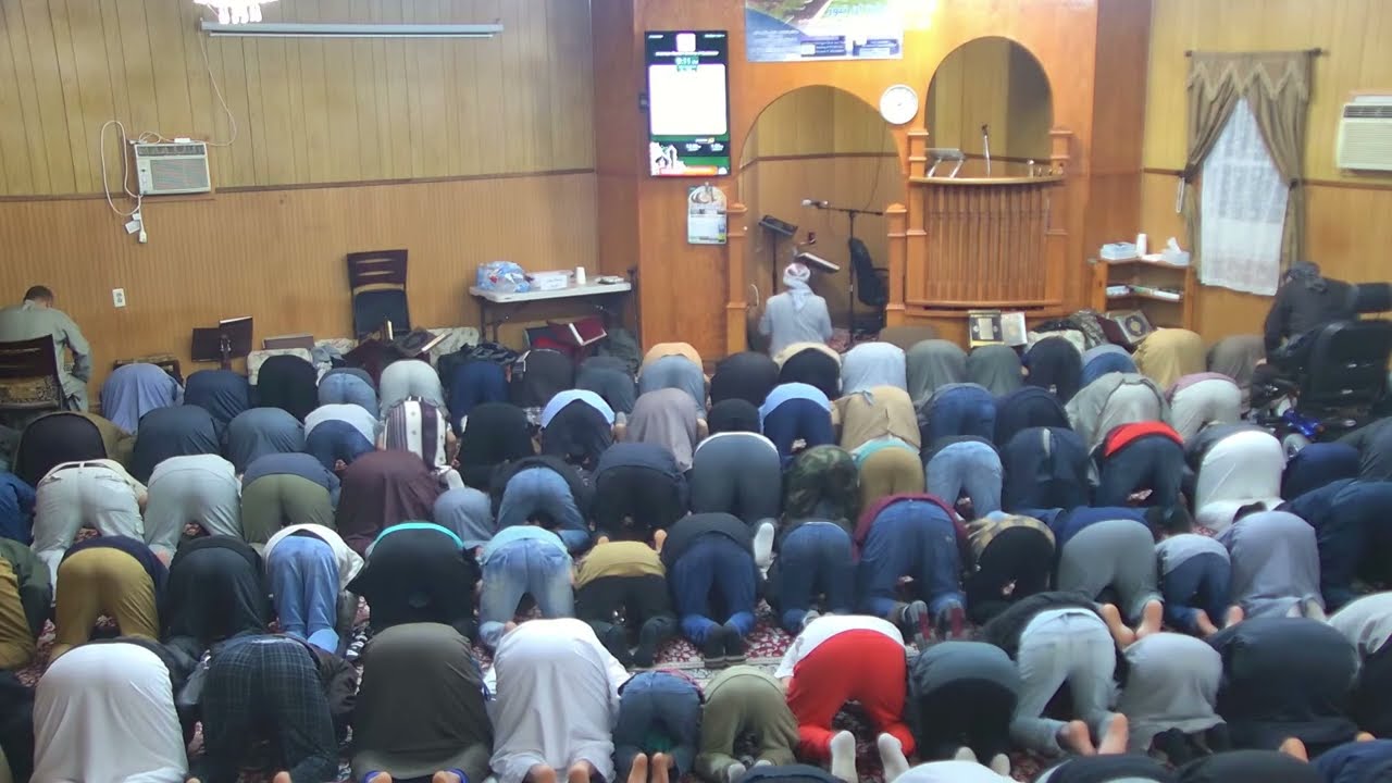 صلاة العشاء والتراويح  ليلة الرابع عشر من رمضان