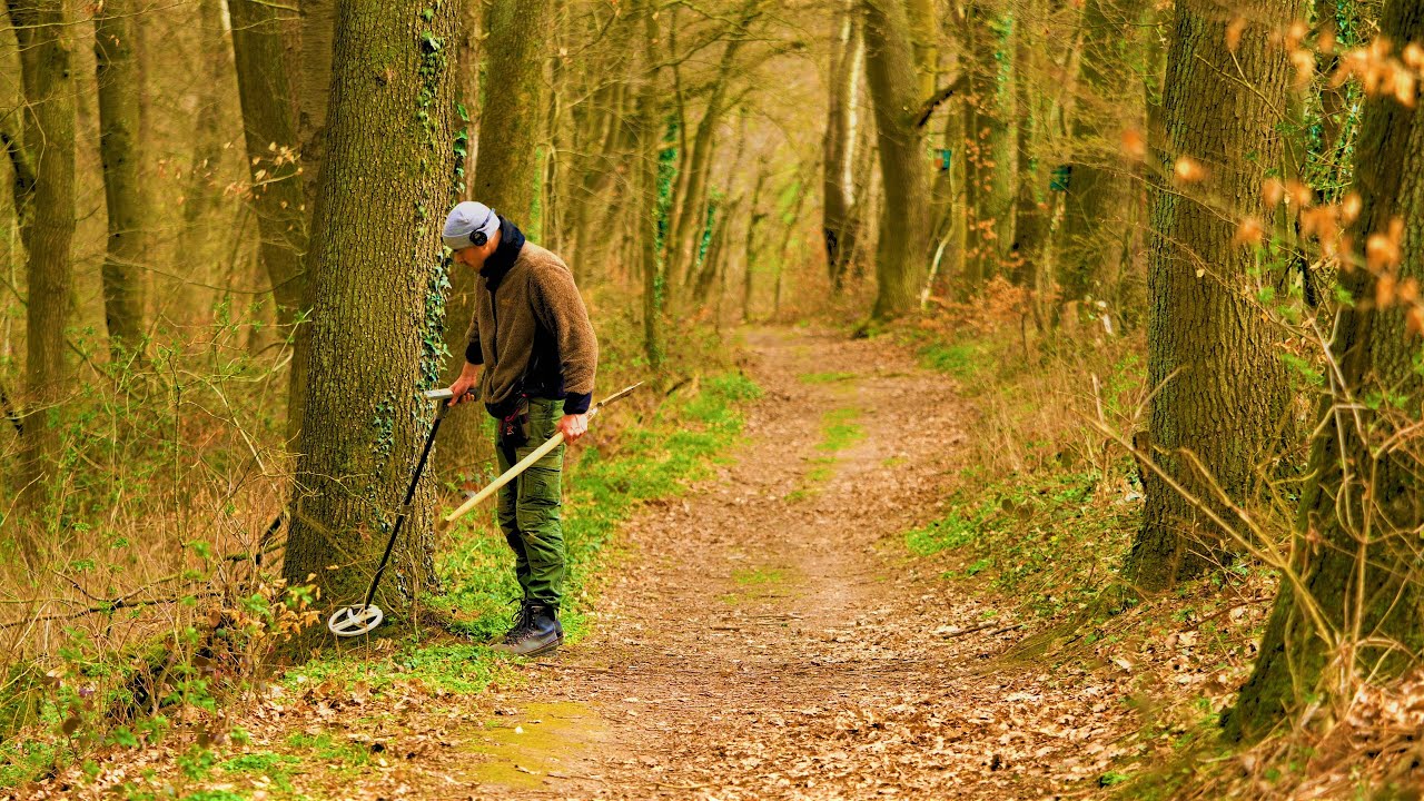 So many lost treasures along the old path! Metal Detecting Germany Nr.190