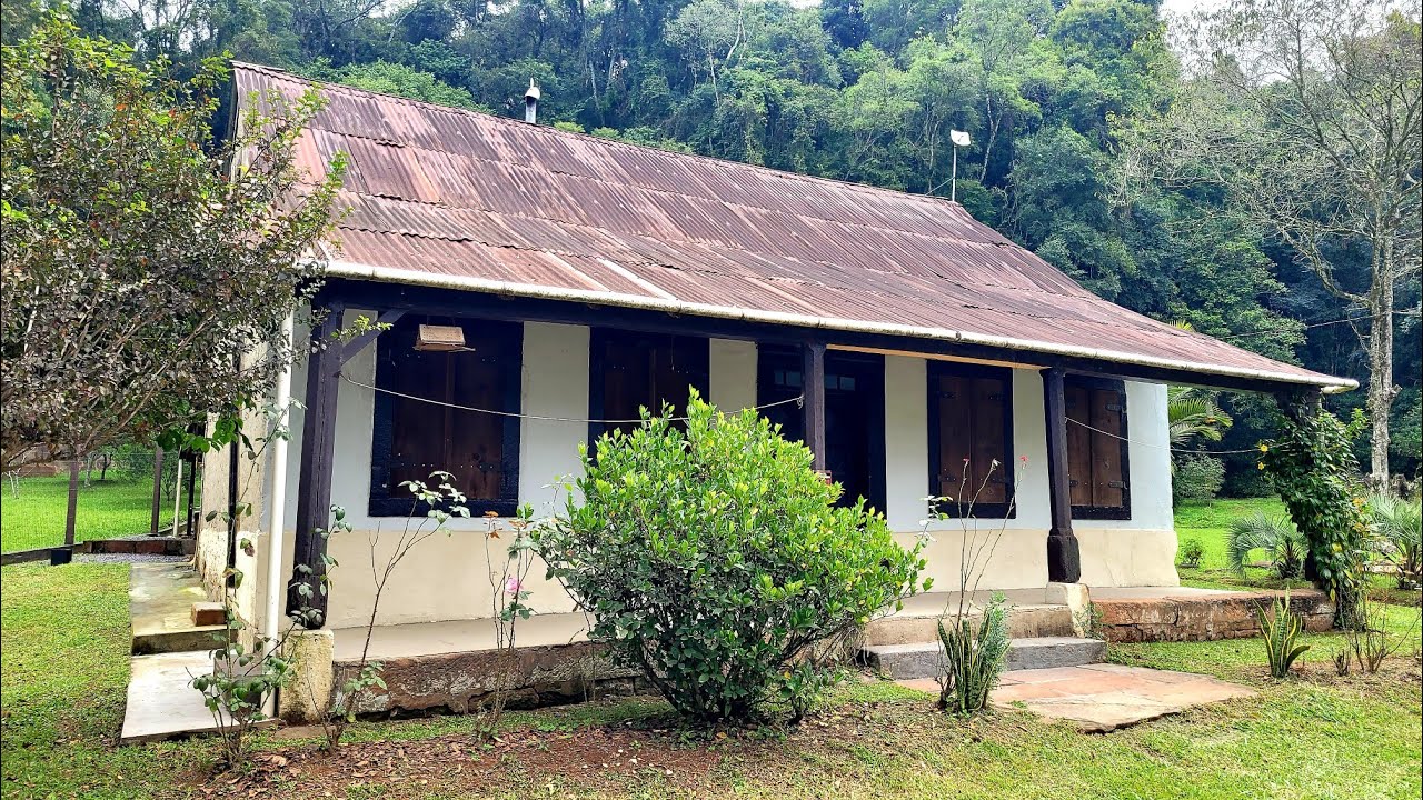 ESSA CASA ANTIGA TEM AS JANELAS MAIS DIFERENTES QUE J&Aacute; VIMOS!
