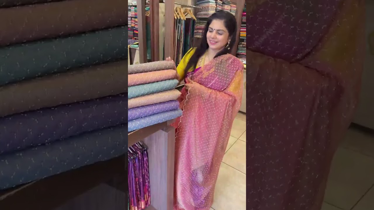 Коктейльное сари

#sareefashion #sareeblousedesigns #sareestyle | templedesigner.com