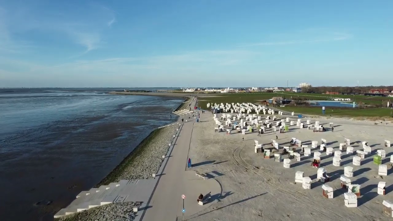 Norddeich 2023 (April) Kleiner rundflug mit der DJI Mini SE, An der Strandpromenade Norddeich