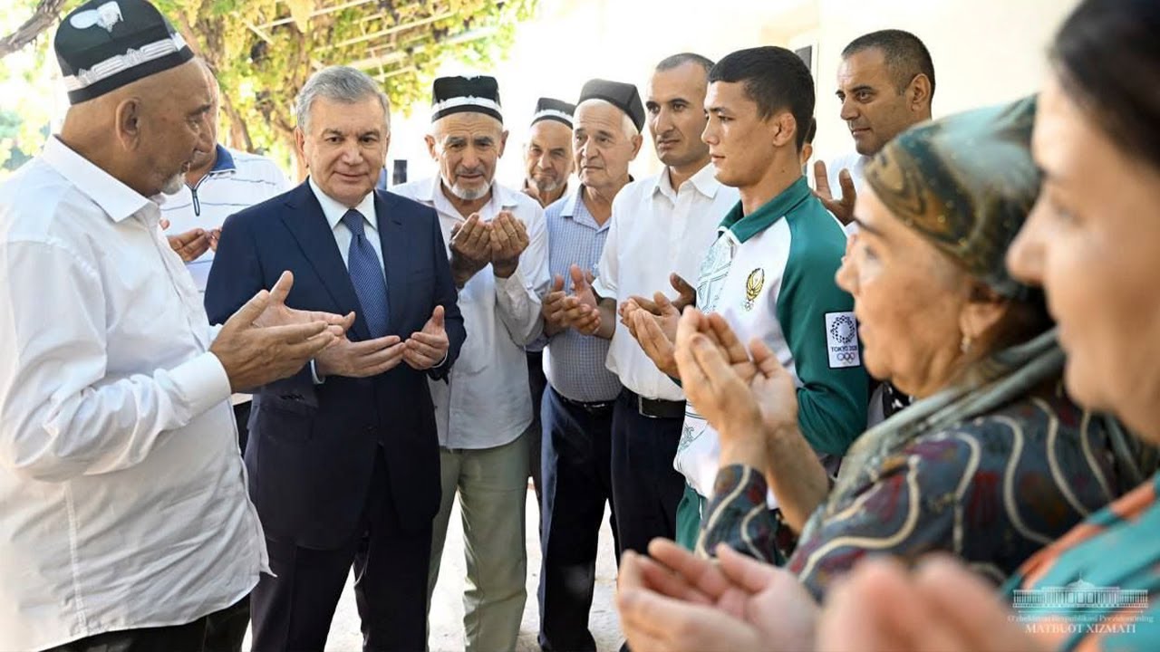 Шавкат Мирзиёев Бухорога келди