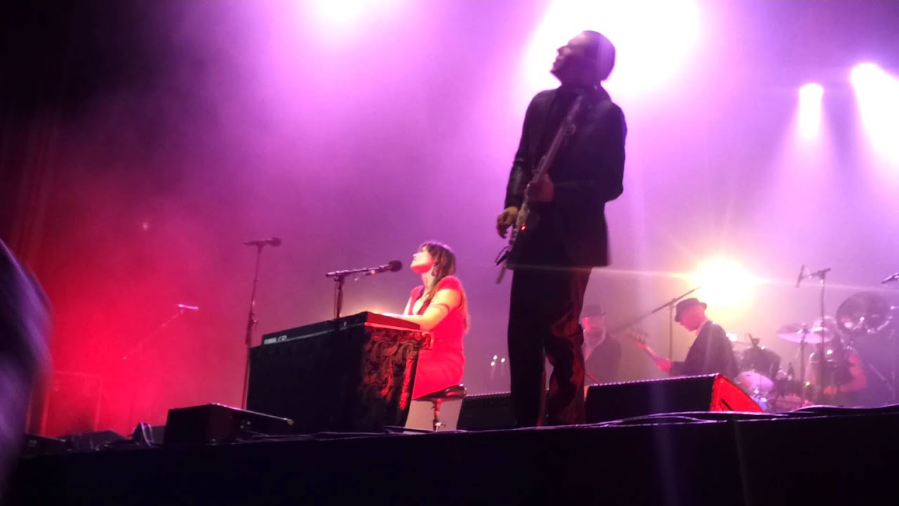 Beth Hart  @ Olympia, Paris 2013 - PJ Barth amazing guitar solo